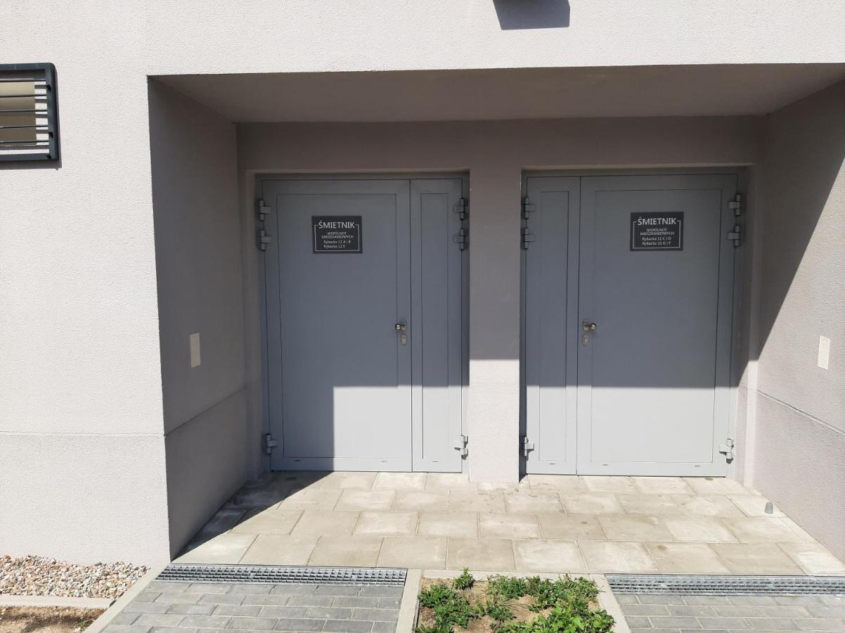 Impresja 42 Apartament Z Garazem 科沃布热格 外观 照片
