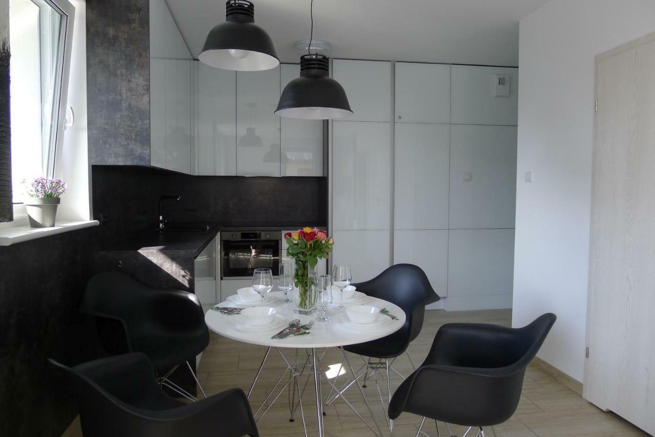 Impresja 42 Apartament Z Garazem 科沃布热格 外观 照片