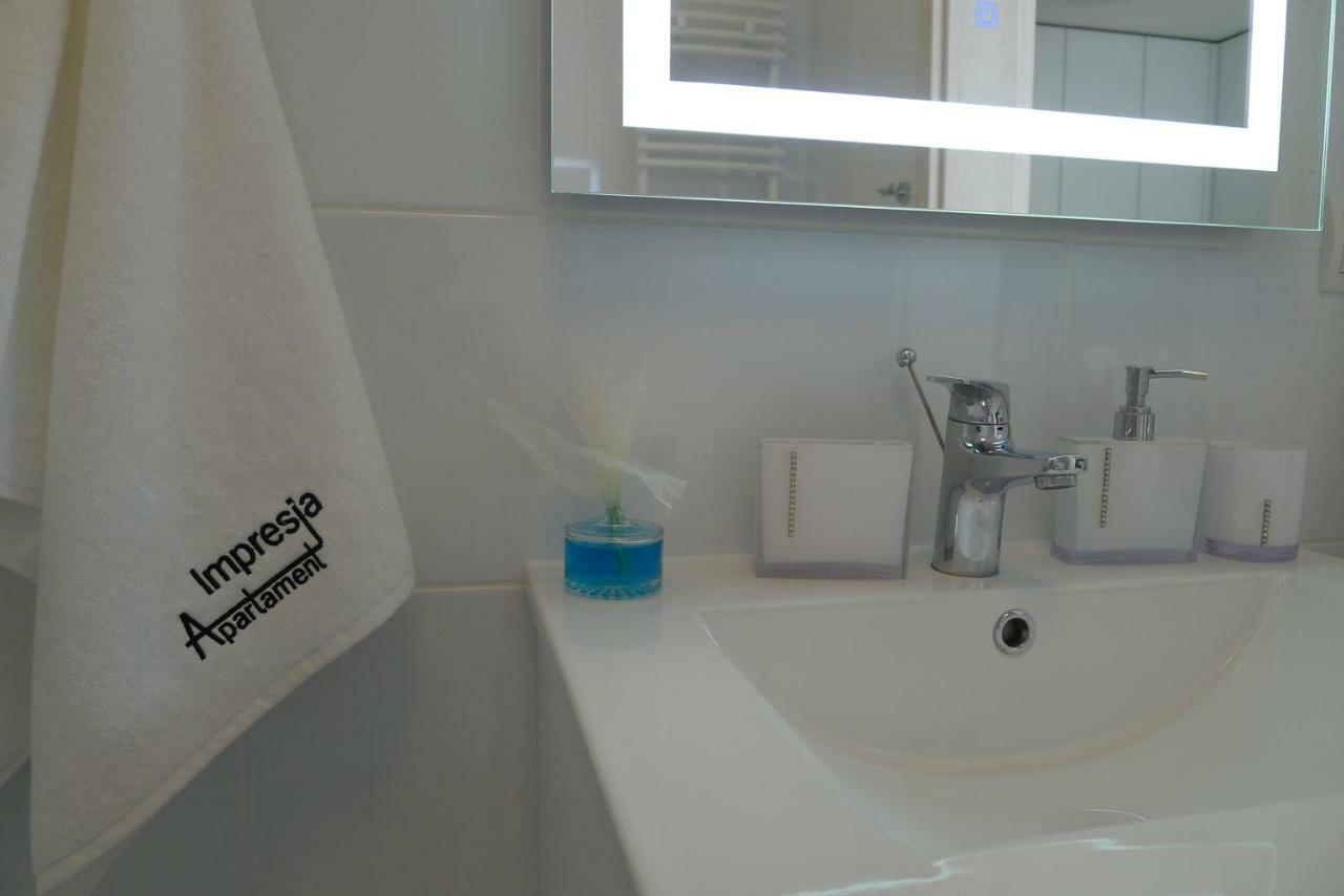 Impresja 42 Apartament Z Garazem 科沃布热格 外观 照片