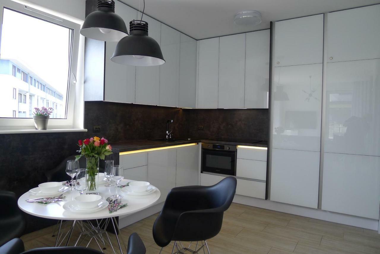 Impresja 42 Apartament Z Garazem 科沃布热格 外观 照片
