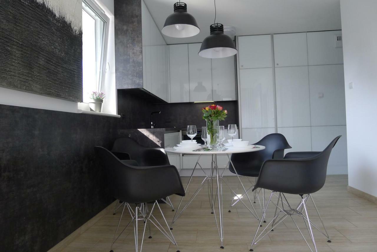 Impresja 42 Apartament Z Garazem 科沃布热格 外观 照片