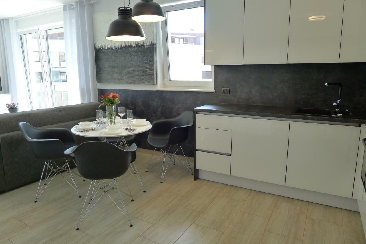 Impresja 42 Apartament Z Garazem 科沃布热格 外观 照片