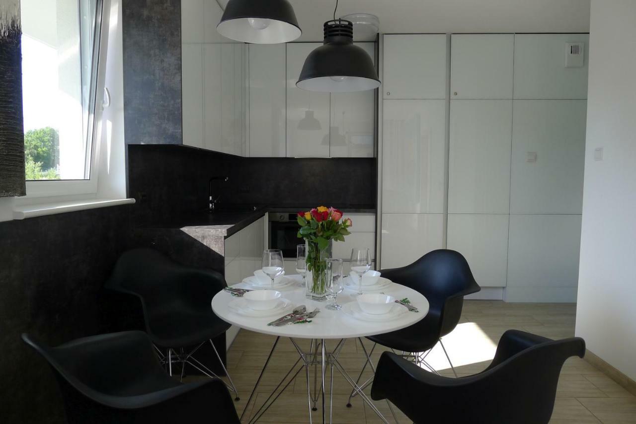 Impresja 42 Apartament Z Garazem 科沃布热格 外观 照片