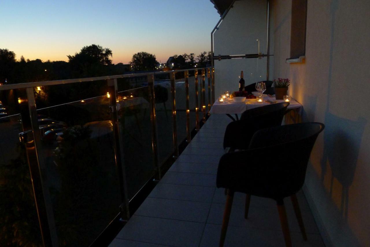 Impresja 42 Apartament Z Garazem 科沃布热格 外观 照片
