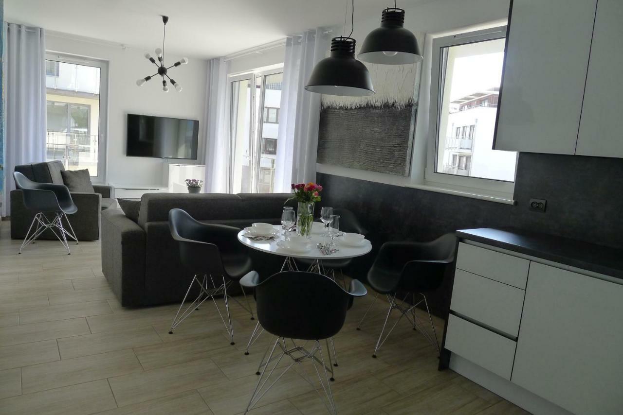 Impresja 42 Apartament Z Garazem 科沃布热格 外观 照片