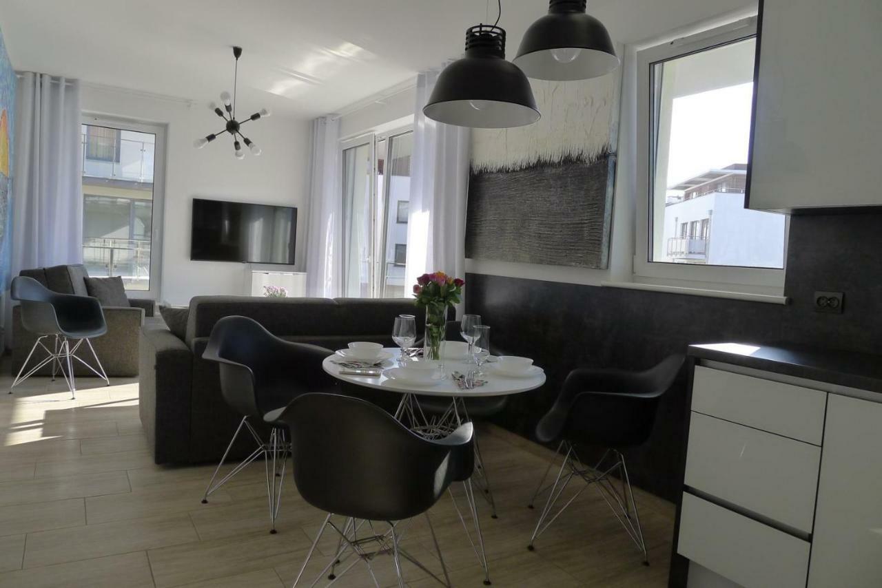 Impresja 42 Apartament Z Garazem 科沃布热格 外观 照片