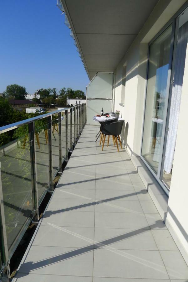 Impresja 42 Apartament Z Garazem 科沃布热格 外观 照片
